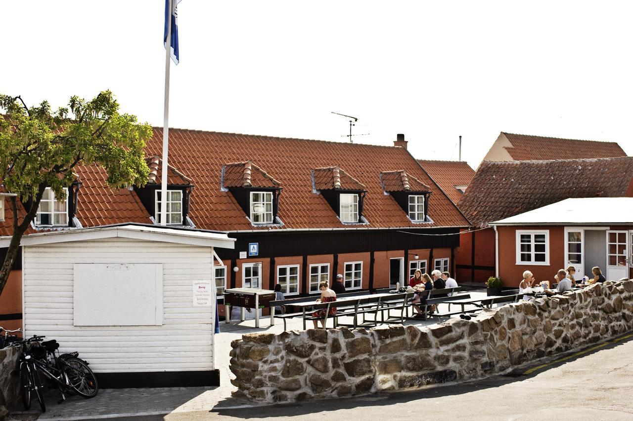 Gudhjem Hostel Exterior photo